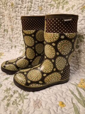 BOGS Floral Polka Dot Rain Boots - Brown & Green